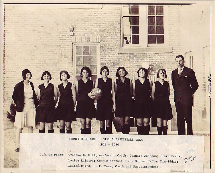 1929-30_Girls_Basketball_Team.JPG