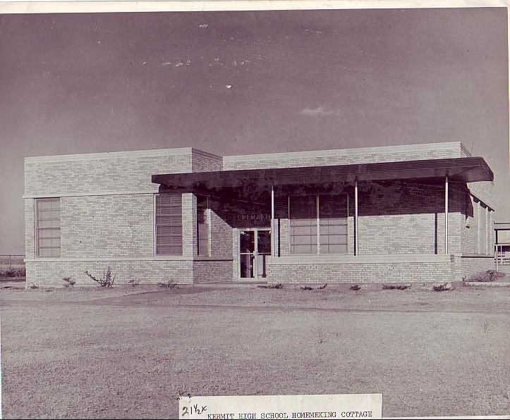 1949_HS_Homemaking_Cottage.JPG